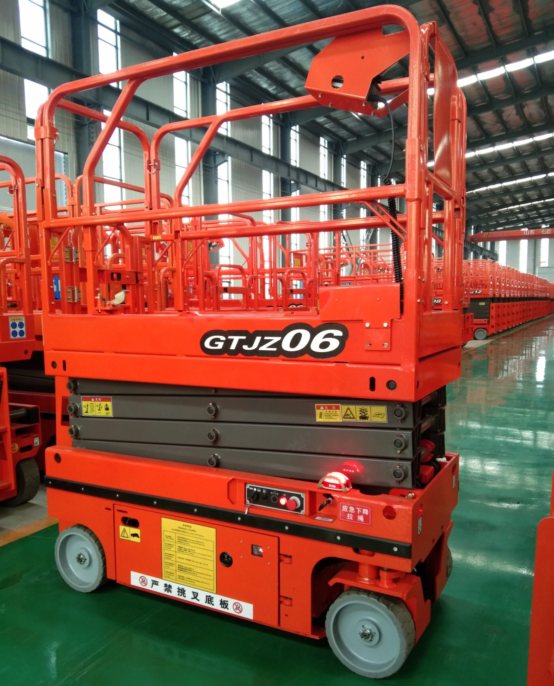 19 ft/6m Scissor Lift Self propelled