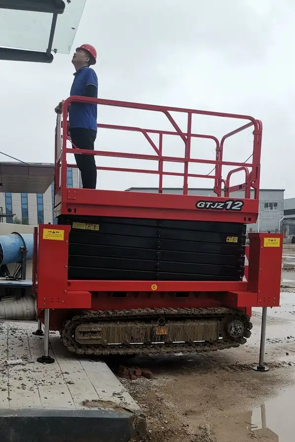 How to Operate a Scissor Lift 04